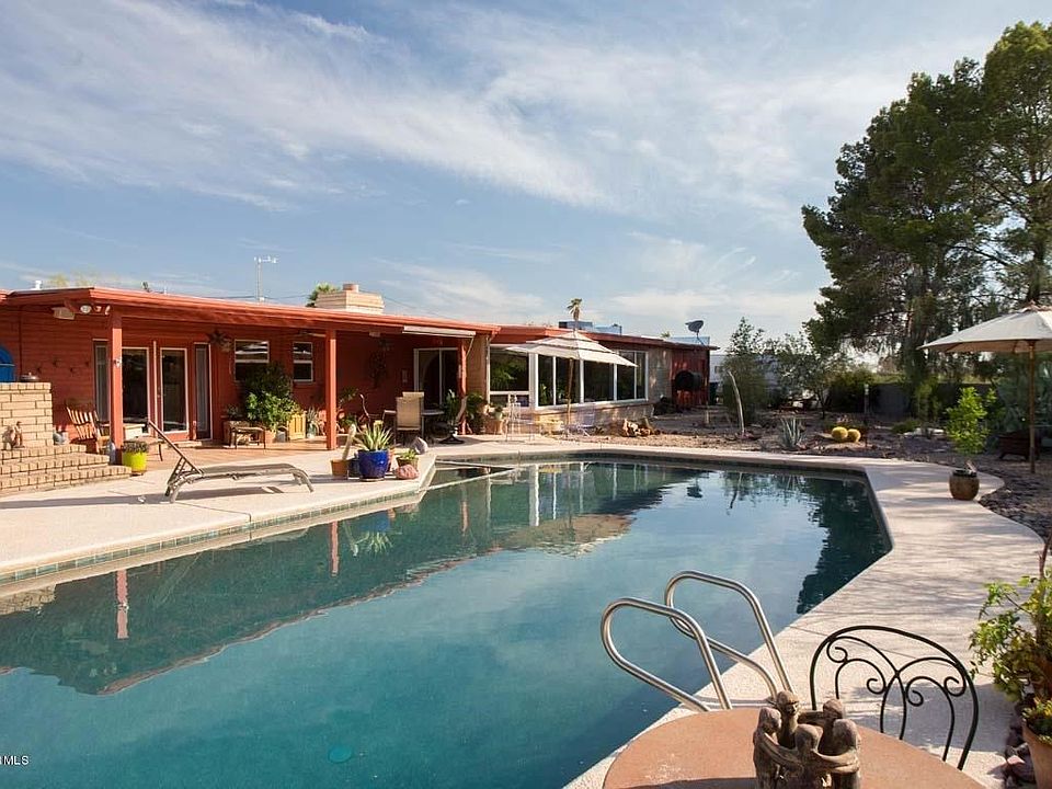 1st image of 3921 N Calle Barranco