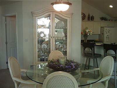 5th image of 2715 Canterbury Cir #B