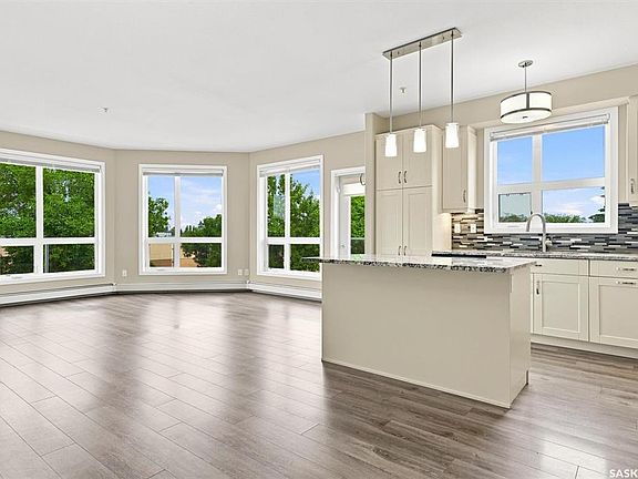 2nd image of UNIT 210-1015 Moss AVENUE
