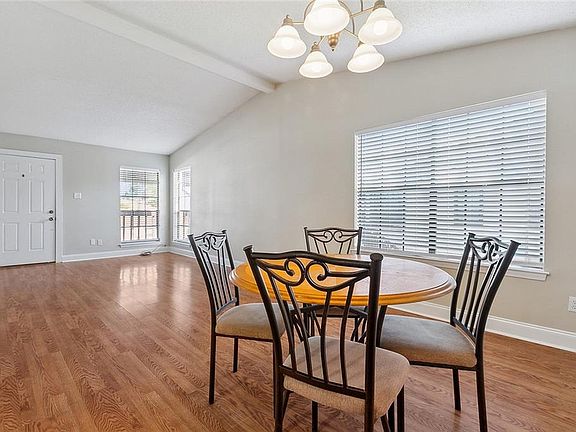 4th image of 2936 Manhattan Blvd Unit 189