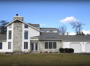 52 Union Hill Rd, Manalapan, NJ 07726