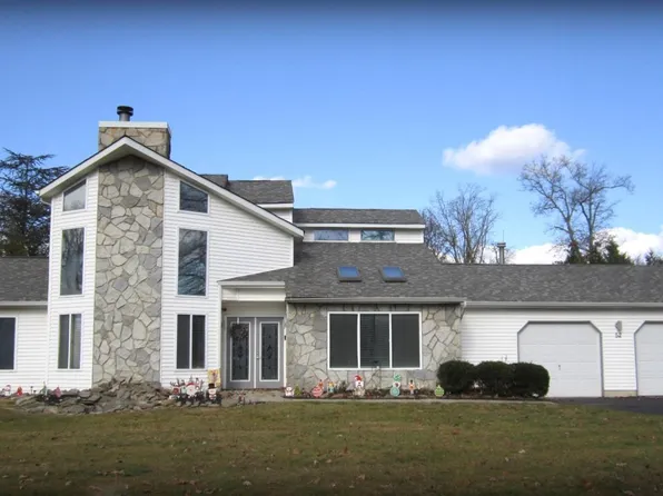 52 Union Hill Rd, Manalapan, NJ 07726