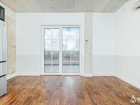 5th image of 31-19 37th Ave Unit 5K
