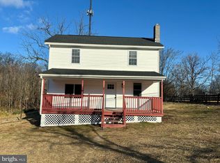8 Kerns Ln, Berkeley Springs, WV 25411