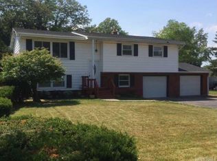 599 Davison Rd, Lockport, NY 14094