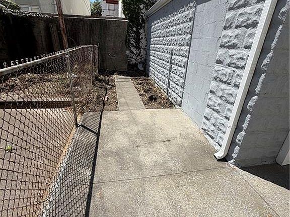 3rd image of 418 82nd St