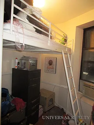 Rented by Universal Realty Group | media 27