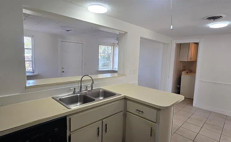 36 Tulane Rd — Photo 2