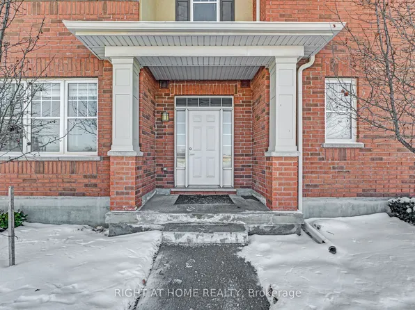 277 Gatwick Dr #101, Oakville, ON L6H 0K7