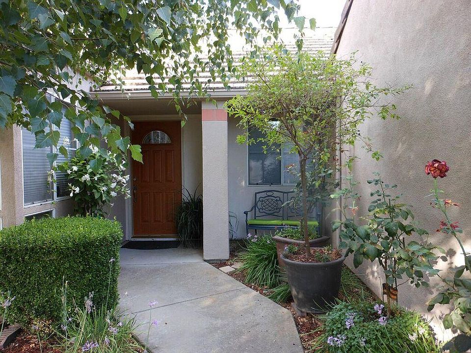 1st image of 1425 Kelly Park Cir
