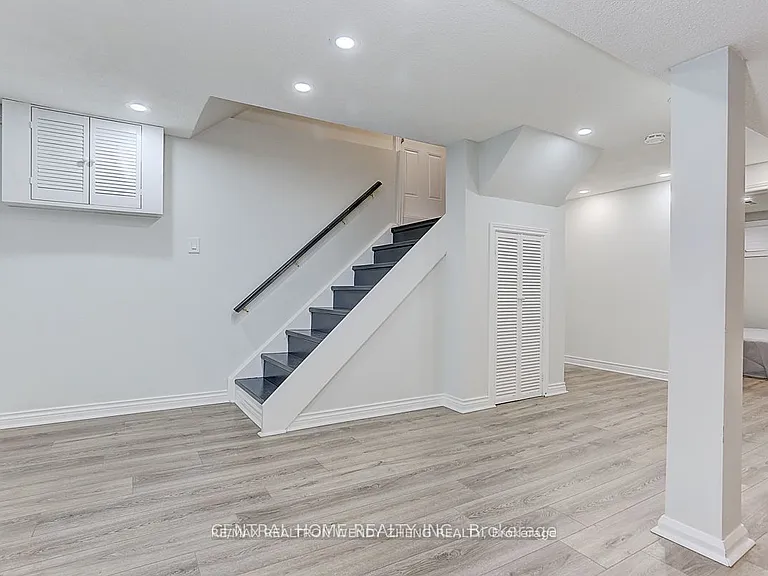 12 Woolen Mill Rd — Photo 25
