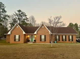 22 Kate St, Waynesboro, MS 39367