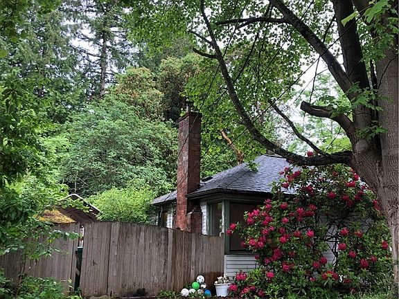 4th image of 11715 Corliss Ave N