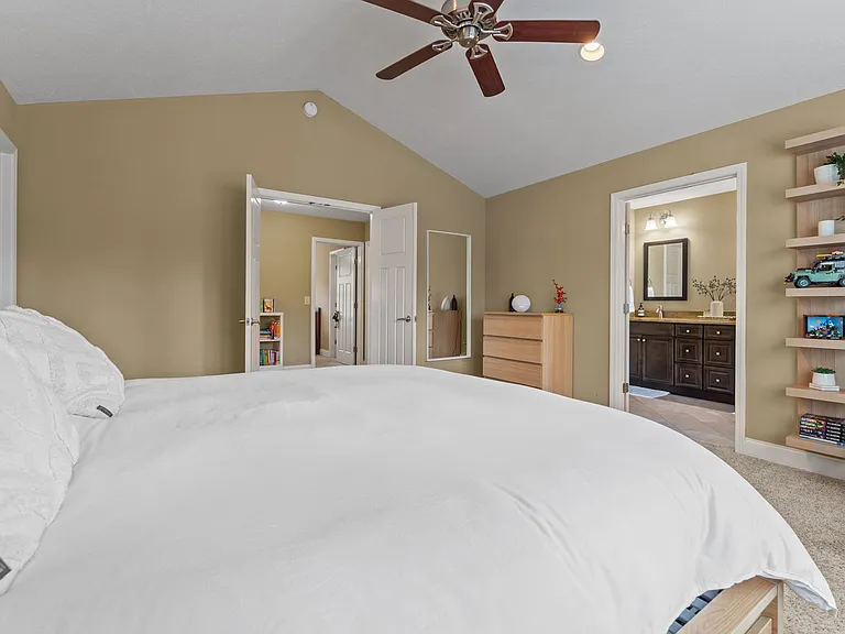 155 Devon Cir — Photo 29