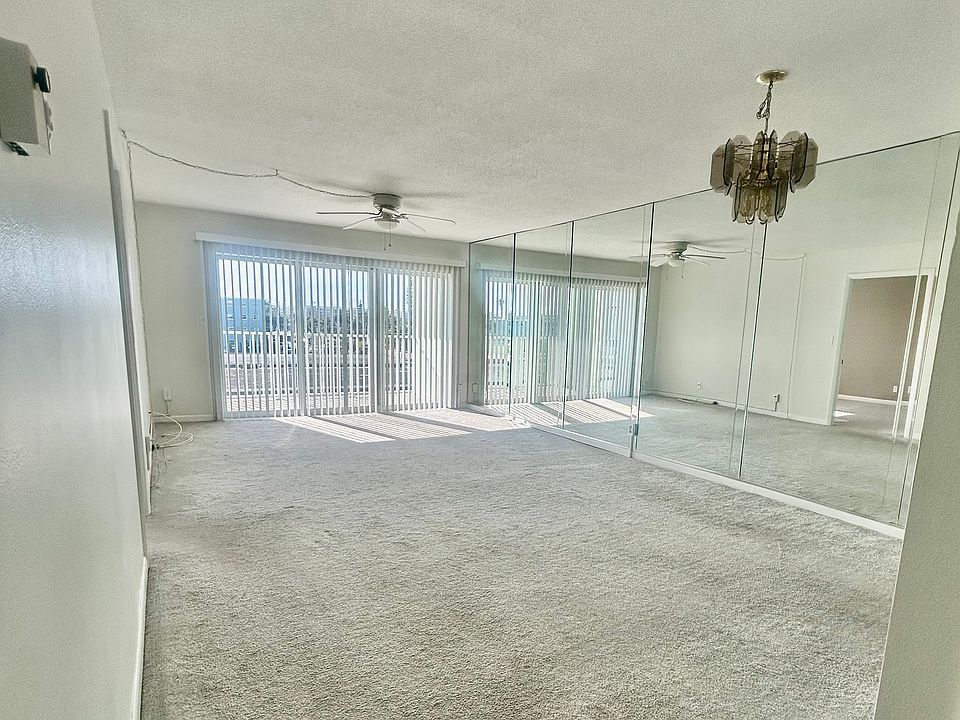 1st image of 420 64th Ave #3PP
