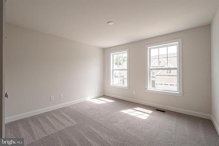 1st image of 511-144 Lewis St
