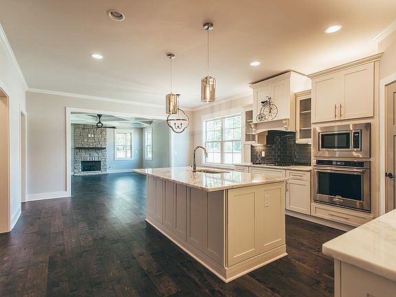 2nd image of 1106 Summerstar Cir Lot 103