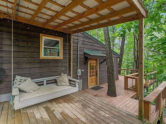 2nd image of 114 Whisper Wood Ln