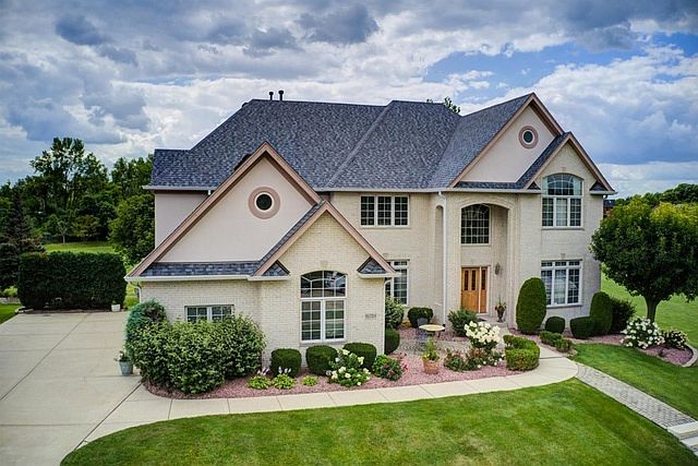 1st image of 15724 Glenlake Dr