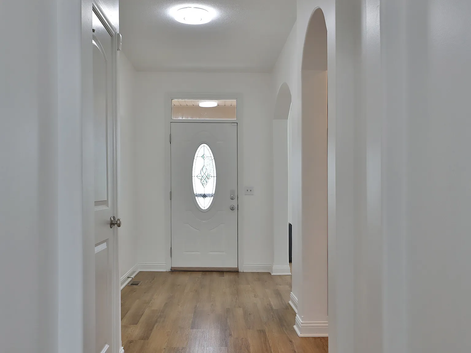 4 bed, 2.5 bath, 2524 sqft, $3,300 — Photo 3