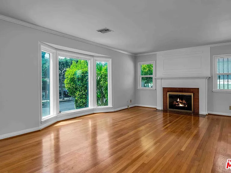 3439 W 84th Pl — Photo 2