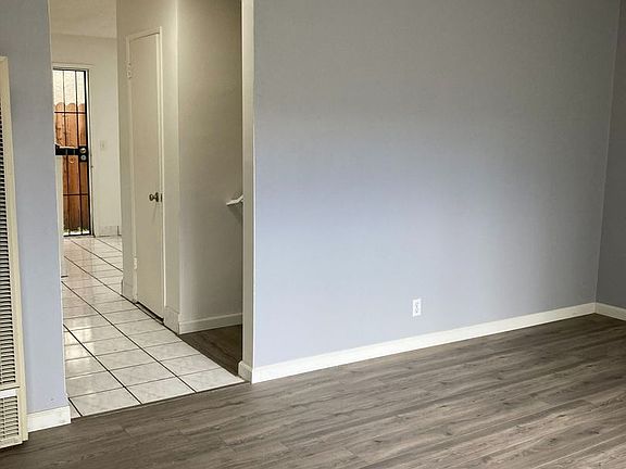 5th image of 1123 Ohio Ave #1