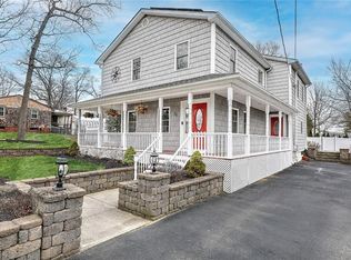 24 Mohawk St, Coventry, RI 02816