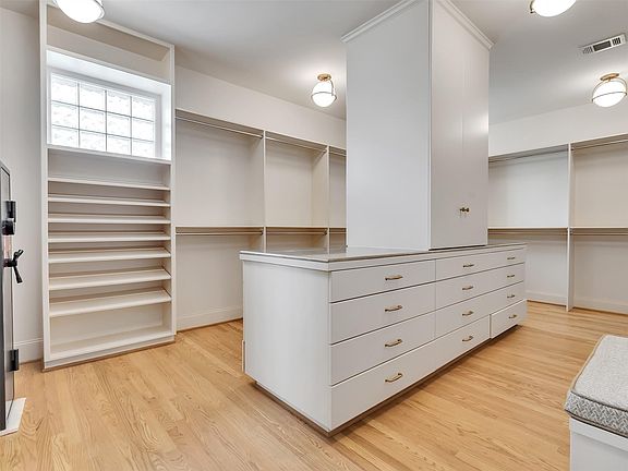 3rd image of 6608 Vanderbilt St