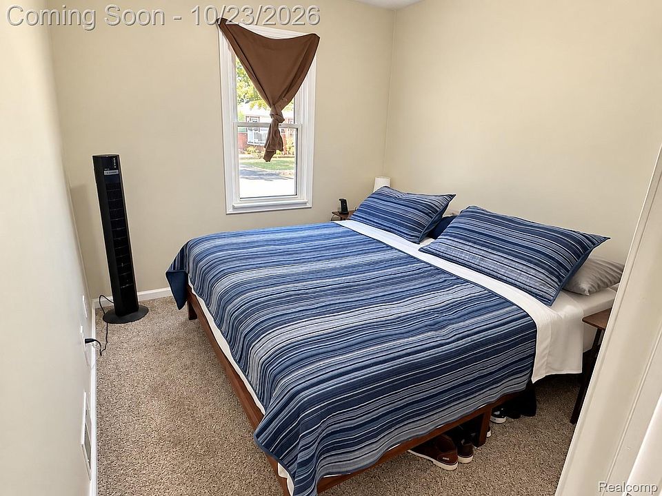 23076 Hoover Ave, photo 19