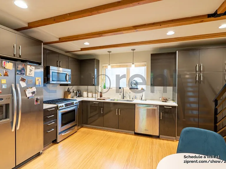 215 24th Ave E #D — Photo 14