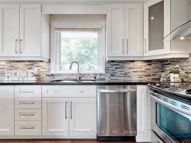 256 Weighton Dr — Photo 7