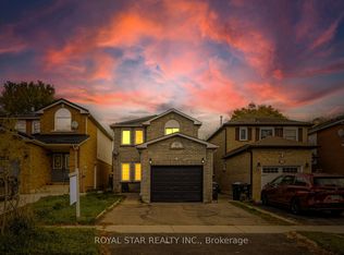 137 Ecclestone Dr, Brampton, ON L6X3P7