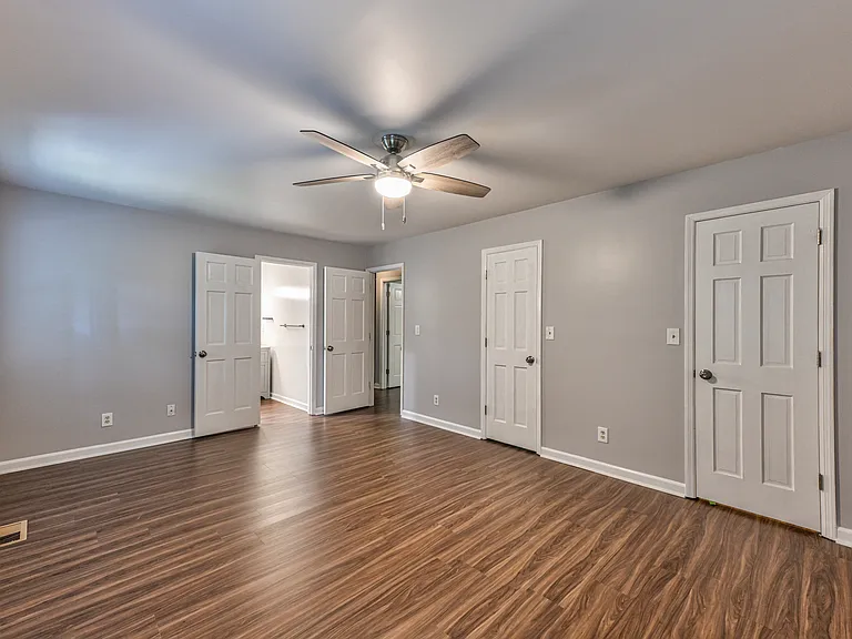 1369 E Rock Springs Rd NE — Photo 6
