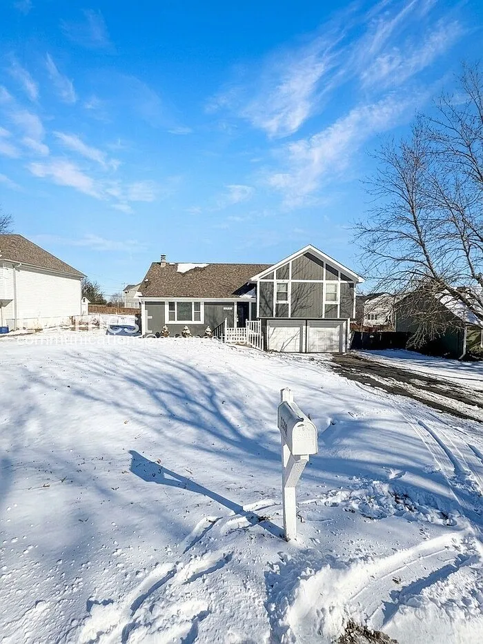 3 bed, 2.0 bath, 1405 sqft, $2,375 — Photo 1
