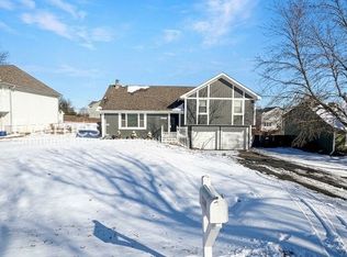 23440 W 53rd Ter, Shawnee, KS 66226