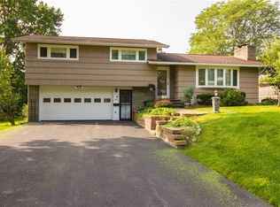 205 Oakmont Dr, Syracuse, NY 13214