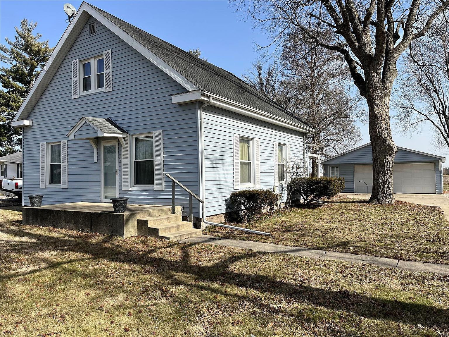 216 S Mine St, Sandoval, IL 62882 Zillow