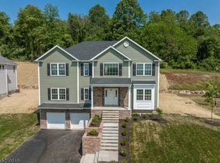 26 Mountain View Rd, Phillipsburg, NJ 08865