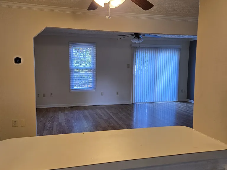11 Fencerow Ct — Photo 5