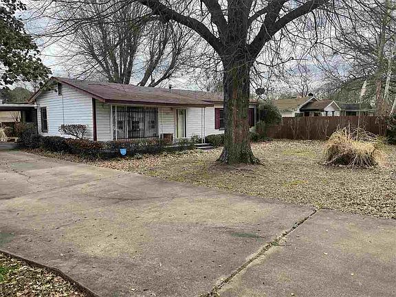 2nd image of 3405 Jones St