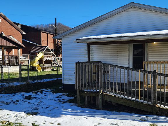 5th image of 169 E Richmond St