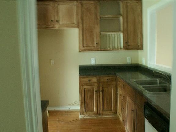 4th image of 507 W Linden St
