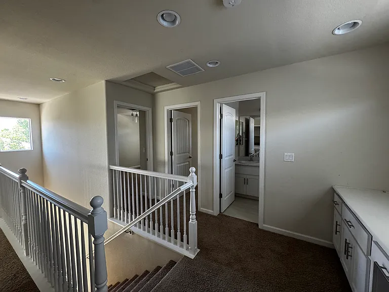 1114 Drake Way — Photo 13