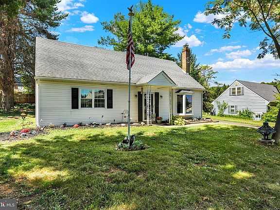 2nd image of 3032 Gilbert Dr