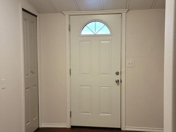 4th image of 930 NW Donahoo St