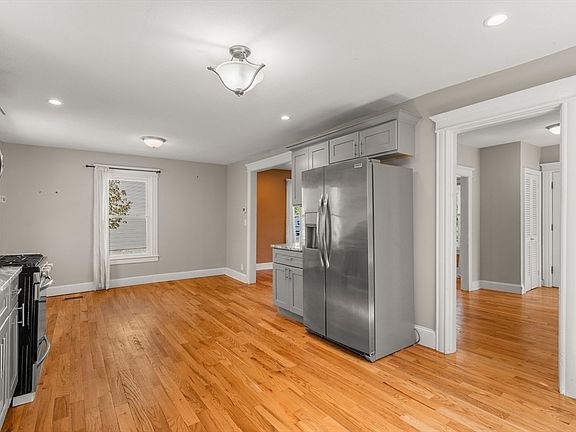 4th image of 120 N Main St