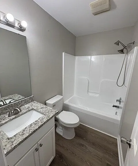 2502 Bluff View Ct #A — Photo 11