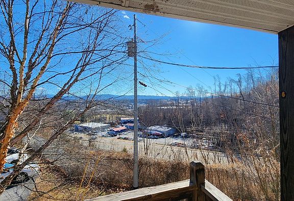 5th image of 3616 N Roan St #6