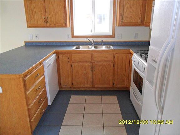 5th image of 825 Walnut St S