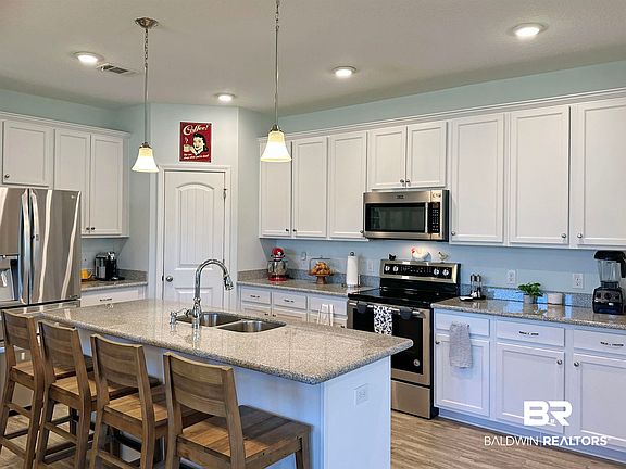 2nd image of 7029 Stone Chase Ln